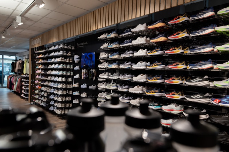 Laufschuh-Wand